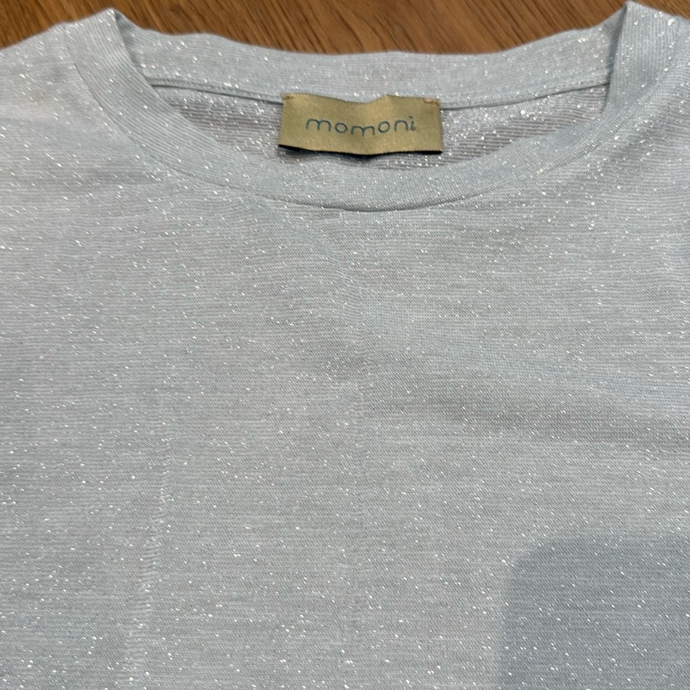 Momoni worn once, excellent condition